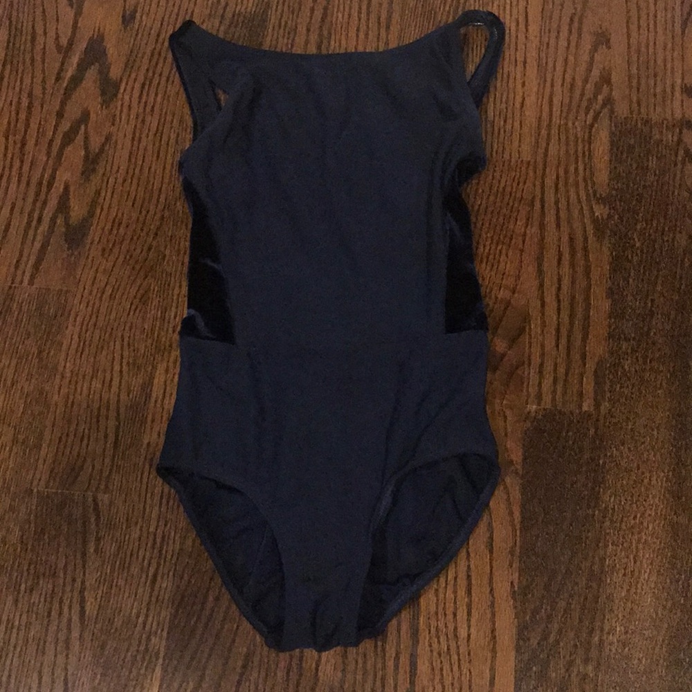 NWOT Girls NAVY Velvet Elevé Leotard